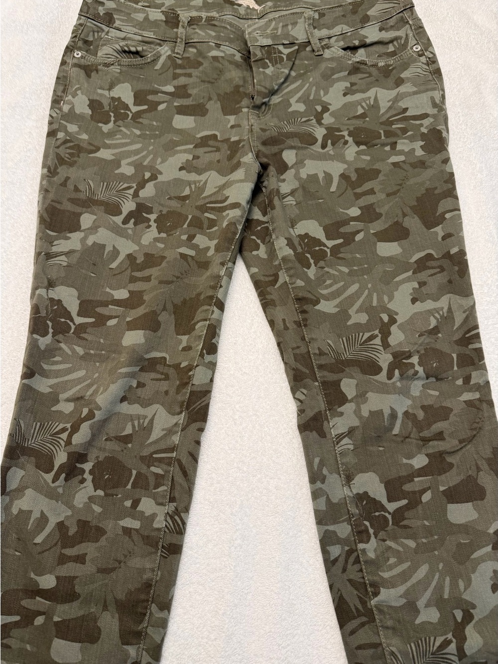 Tommy Bahama - Skinny Ankle Women Jeans - Tropical Camo Print
